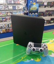 USADA Consola PS4 Slim 500 GB + Joystick Gris